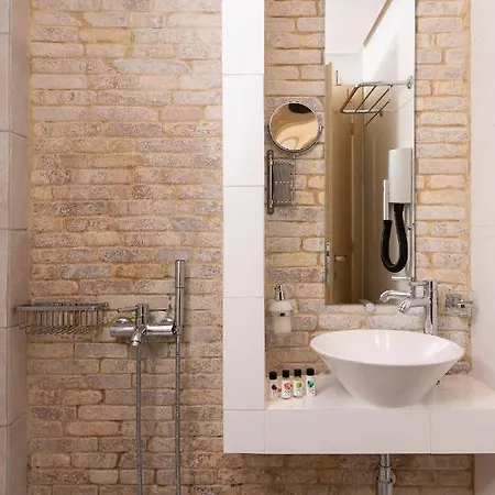 Afrodite Suites * Potos