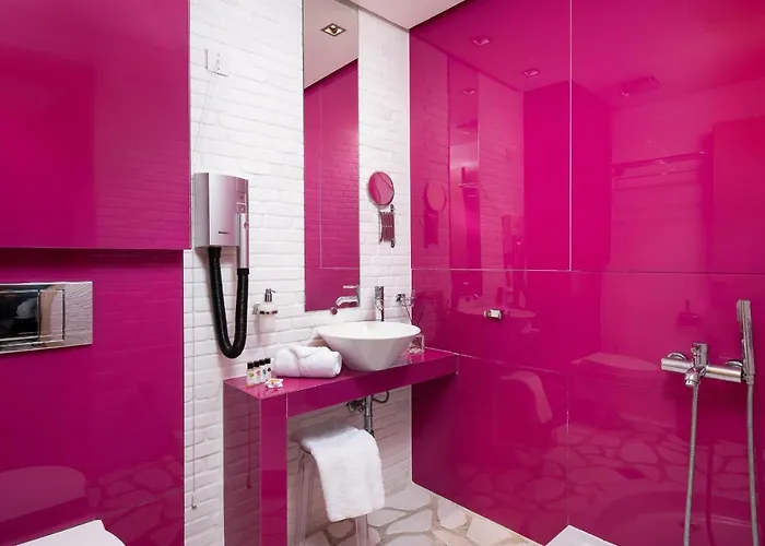 Afrodite Daire Potos